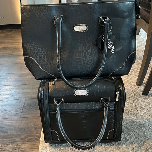 Bob Mackie Bags Bob Mackie Luggage Set Poshmark